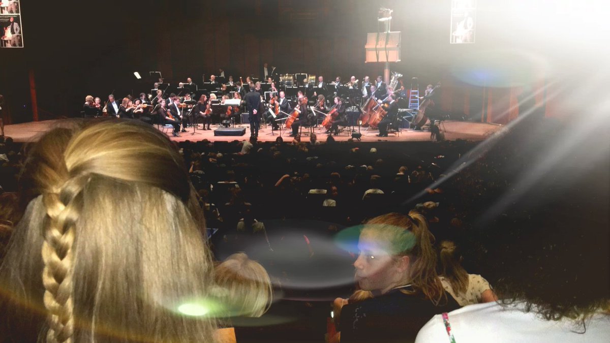destarter's tweet photo. Groepen 7 en 8 naar @hetNNOnu en @HetHoutenHuis.
#vereningcultuurprofielscholen #dalton #plezier #samen #muziekonderwijs #theater https://t.co/6CDpprUPKC