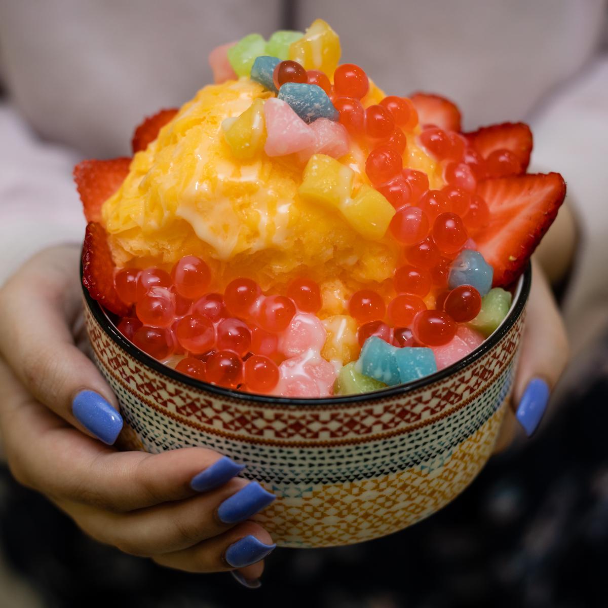 joychooseBT's tweet photo. We won't blame you if you take a photo before you dig in. https://t.co/Jphsu9M0T5