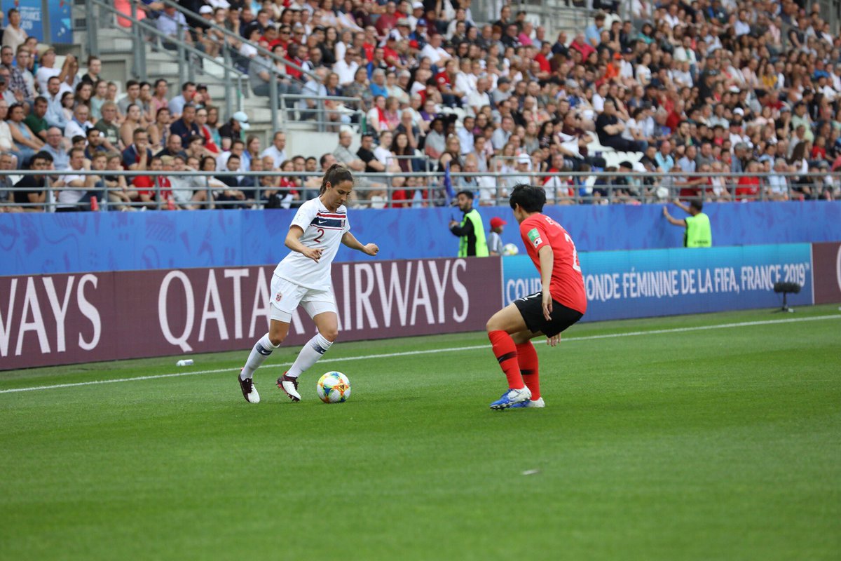 VilledeReims's tweet photo. Rencontre à enjeu à #Delaune entre la #KOR et la #NOR pour ce 4e match de la @fifacom_fr à Reims : 2 équipes en course pour une #qualification pour les 8e de finale ! #DareToShine https://t.co/WNXMi4IS2T