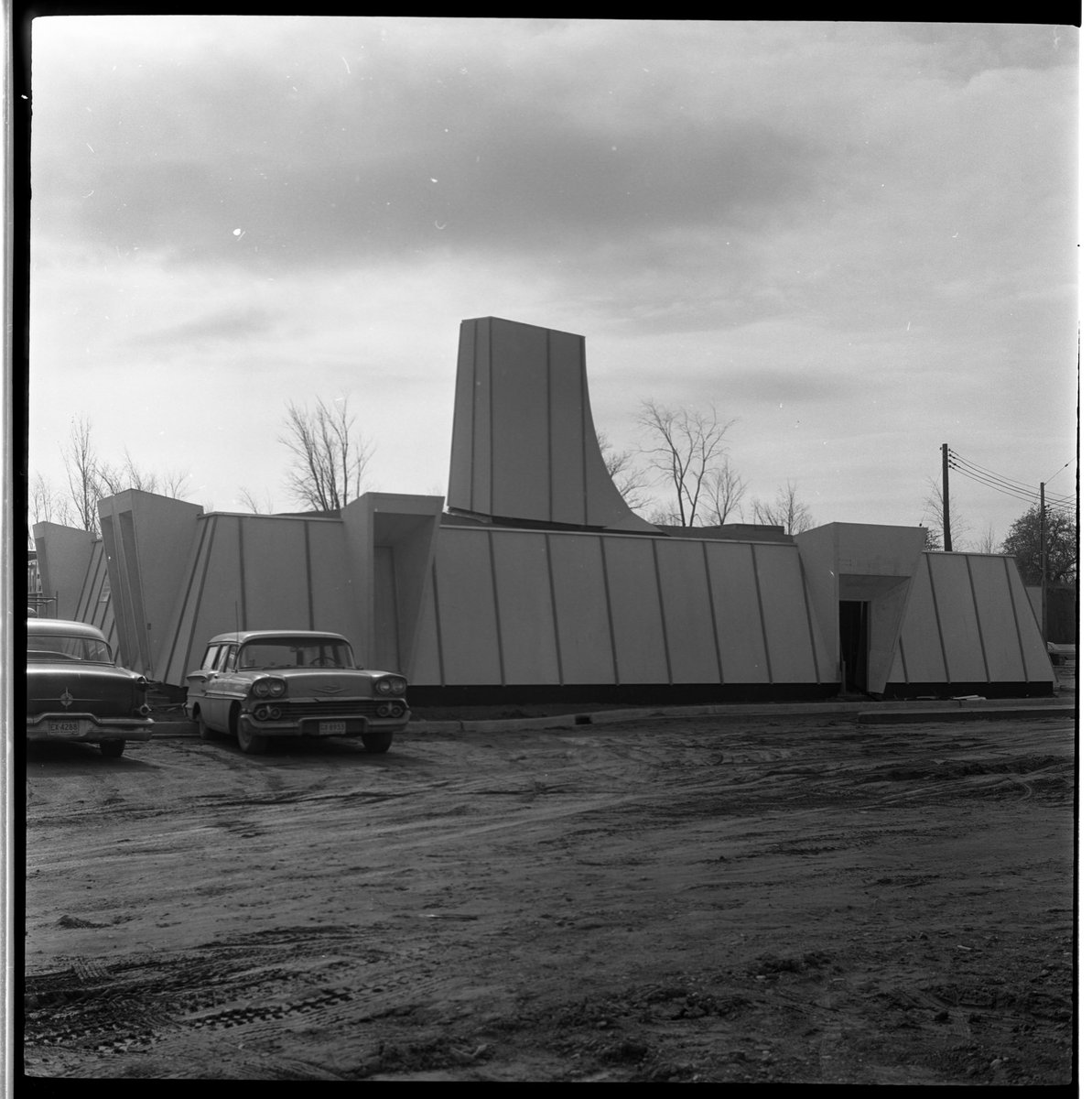 James Livingston, Kales Waterfall Club (1963, demolished 2005) /// The Waterfall Club was a high-end supper club set in a manufactured “cave.” The club was the brainchild of Livingston and local restauranteur Jimmie Kales.