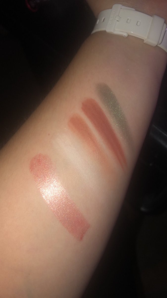 Webby_53's tweet photo. Yasss @PFCosmetics @itsbl0ndie this is giving me all the creative juices I need for this summer! #GlowToTheMakeupgods https://t.co/h7OC4LYl5I
