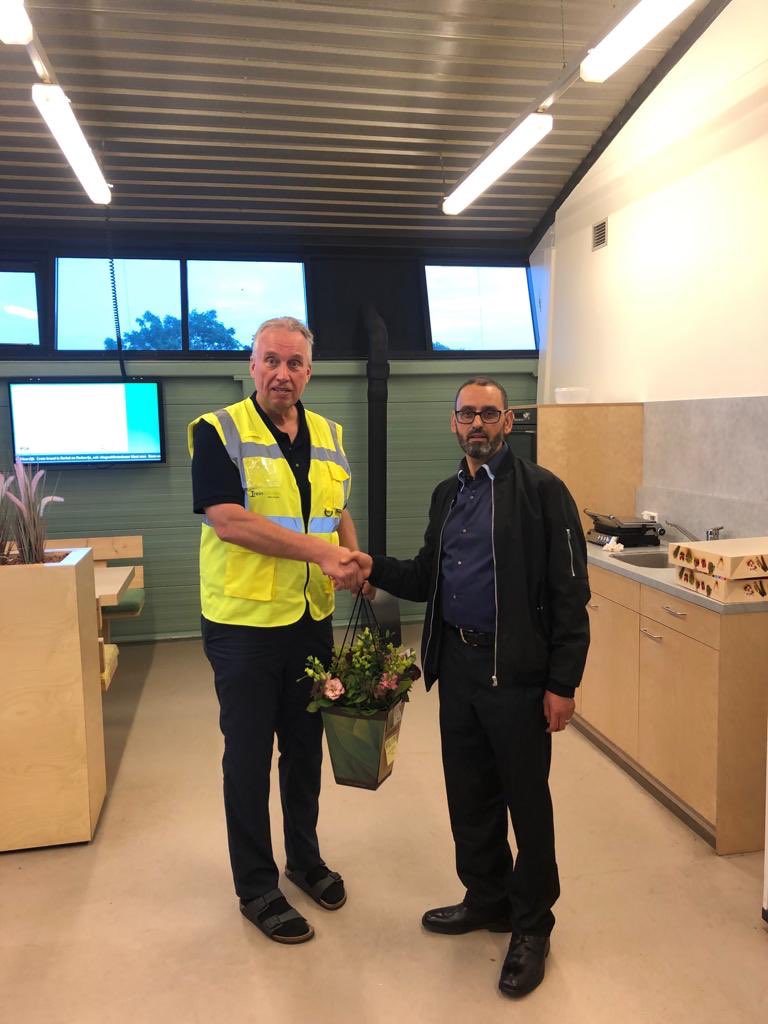 TreinSchoon's tweet photo. Vandaag 40 jarig werk jubileum van Abdelmalik Boumeshouli op de locatie Watergraafsmeer. Een teamleider met een groot verantwoordelijkheid gevoel. Grote klasse vriend. https://t.co/NN55bGzLcc