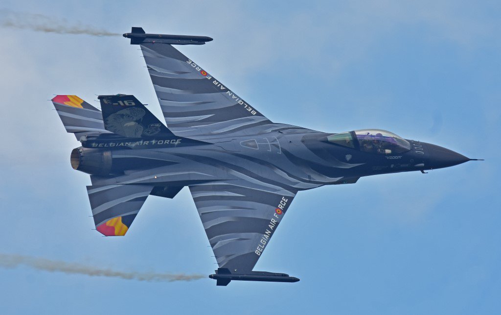 D9SbPlGXUAAn_1z.jpg:large