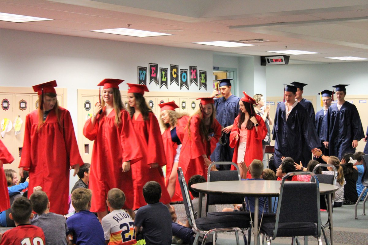 SWCSTrojans's tweet image. #SWCSClassOf2019 #SeniorStrut