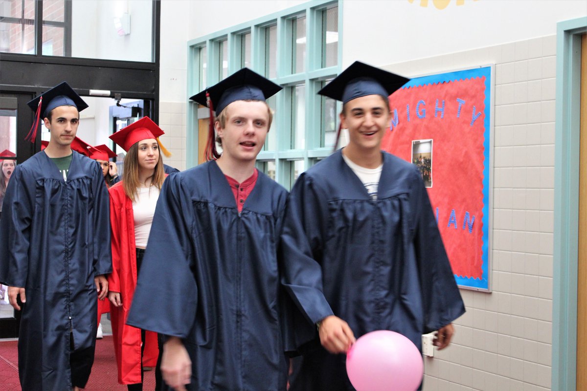 SWCSTrojans's tweet image. #SWCSClassOf2019 #SeniorStrut