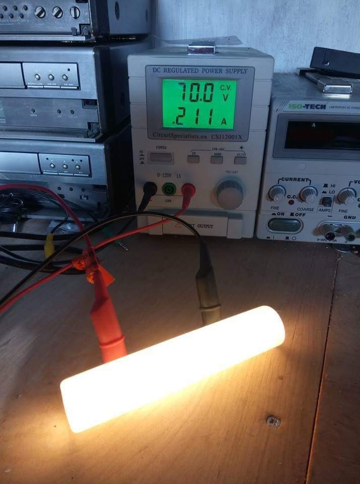 The 4DD's internal space constraints warranted an innovative lamp, which was a tubular incandescent lamp with side contacts. When we unearthed some at the Kent site we put one on test, and we're pleased to say it worked. Not used since 1971!