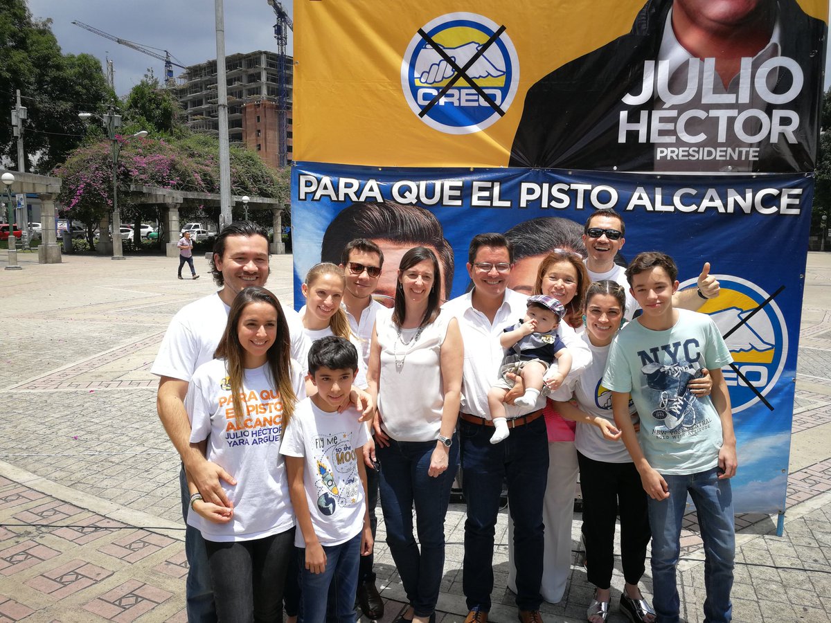 JulioHectorE's tweet photo. Gracias a todos los nos apoyaron en esta aventura, al gran equipo de @creoguate y a la mejor compañera de fórmula @YaraArgueta; Pero sobretodo a @CorinneDedik y a mi familia por estar al pie del cañón, soñando junto a mi.

¡Siempre hacia adelante, nuestro país lo merece! 🇬🇹💛 https://t.co/uHVYR0fNBn