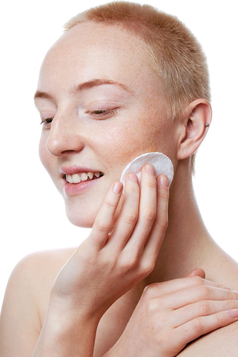 Taking off your makeup should be done with a few satisfying sweeps! It shouldn't be a drag.

If you're feeling the friction in your beauty routine we strongly advise switching things up with a better makeup remover. Your skin will thank you ✨

Shop ours: ow.ly/aC9E50uGtPq