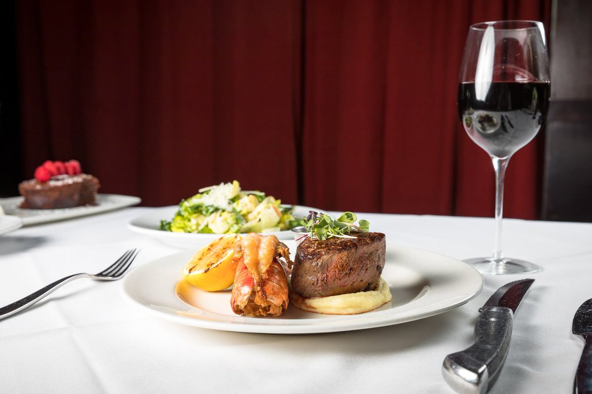 Ray's on the River tweet media