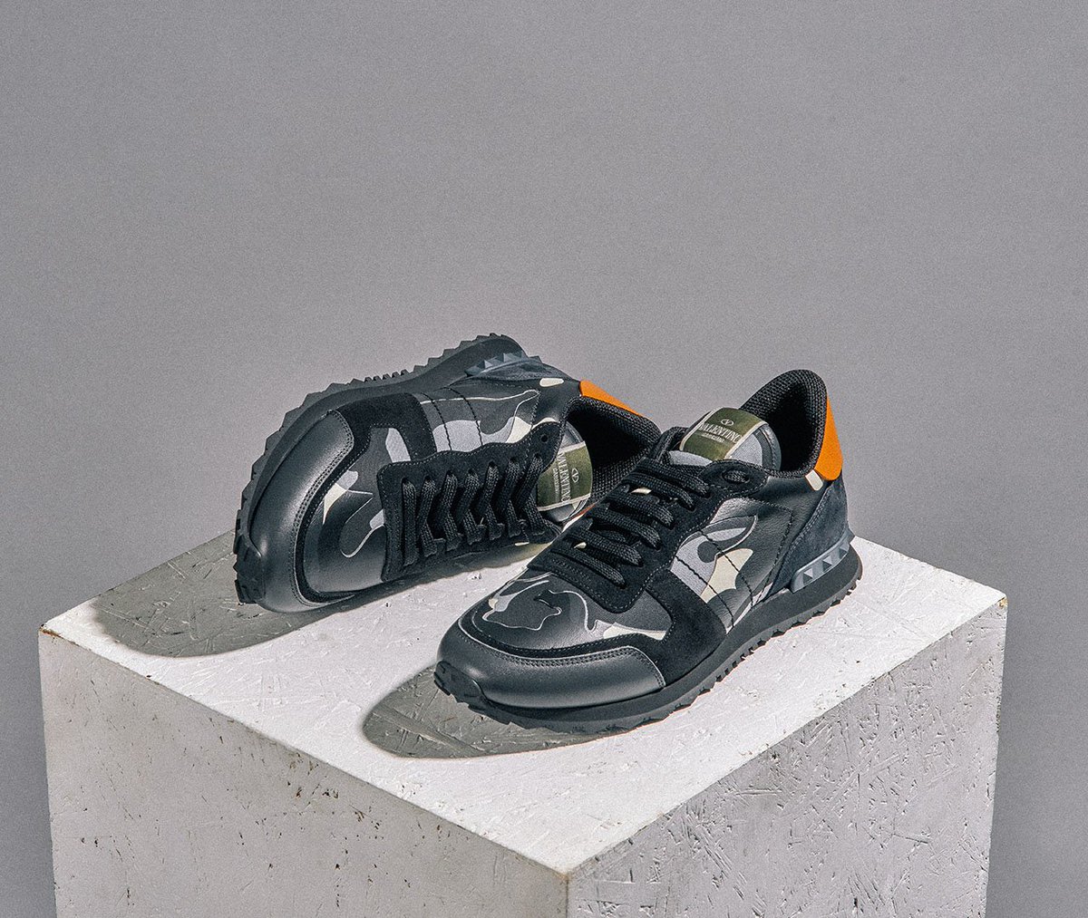 flannelsfashion's tweet photo. Super sleek styles to take you from day to night courtesy of the @MaisonValentino Rockrunner trainers: https://t.co/HJl2XqAgAm

#VALENTINO #ROCKSTUDS #STUDS #MAISONVALENTINO https://t.co/rFNIUuQ5s7