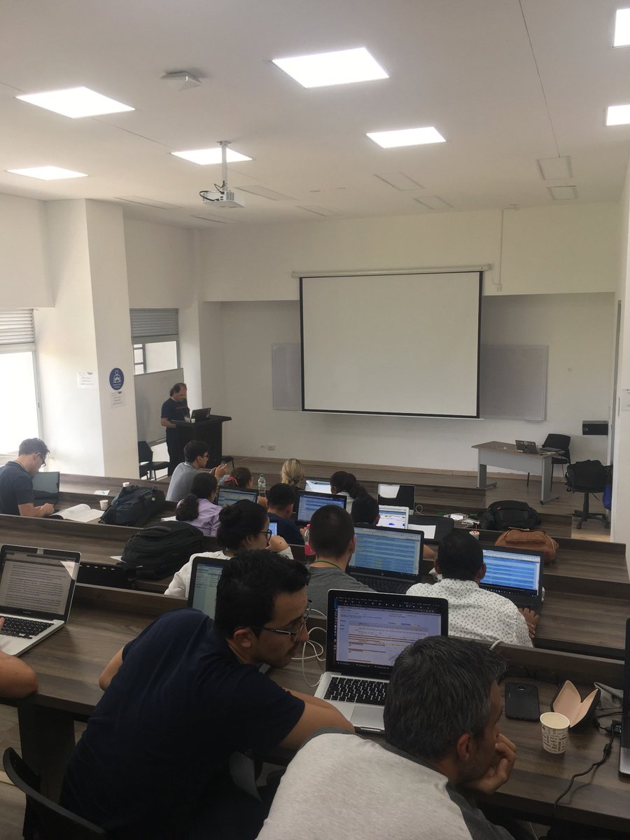 KataAlvarez's tweet image. Students working hard at the #eupathdbworkshop. Nice exercise to identify wrongly annotated genes using genome browser  #toxoXV #colombia #toxoplasma