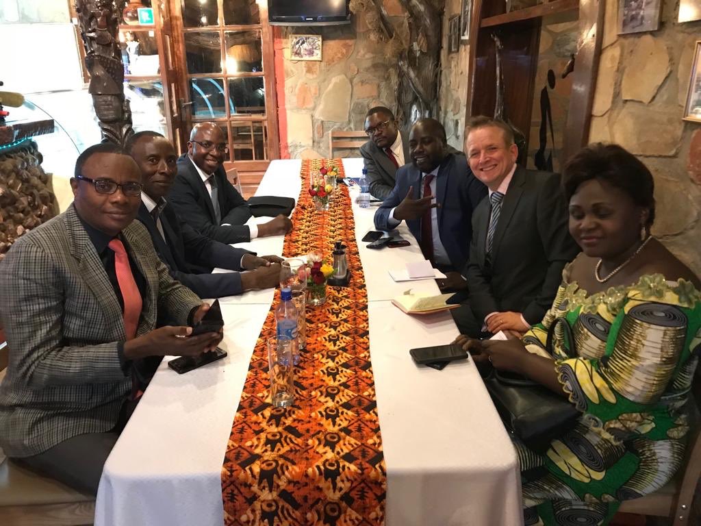 JohnMurton's tweet photo. Agréable discussion avec quelques figures politiques - y compris Juvenal Kitungwa, Vital Sanzu - du grand Katanga sur comment tous les partis politiques peuvent travailler pour le développement et la prospérité de la région #congopositive https://t.co/PqbsthodIs