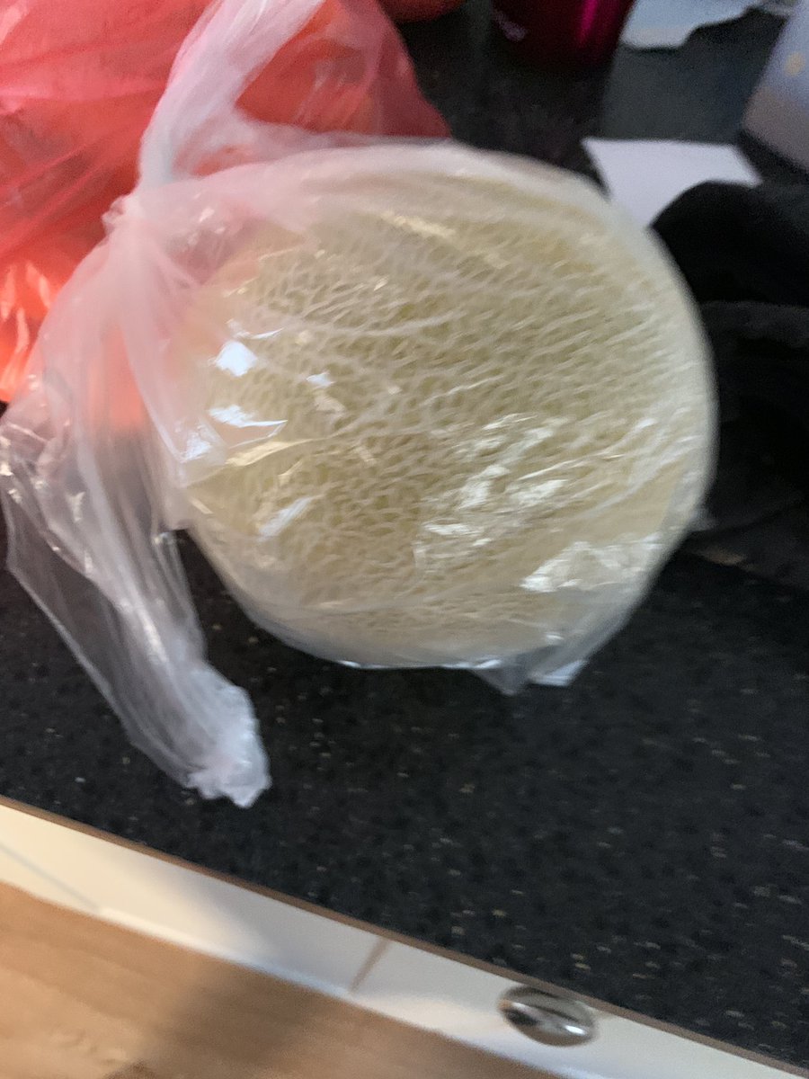 howell_annabel's tweet photo. @Tesco - really? I order home delivery without bags to save plastic ...and you do this? Including a single melon in a bag @artofactivism #noplastic #willgoelsewhere https://t.co/6o5gxt5WBd