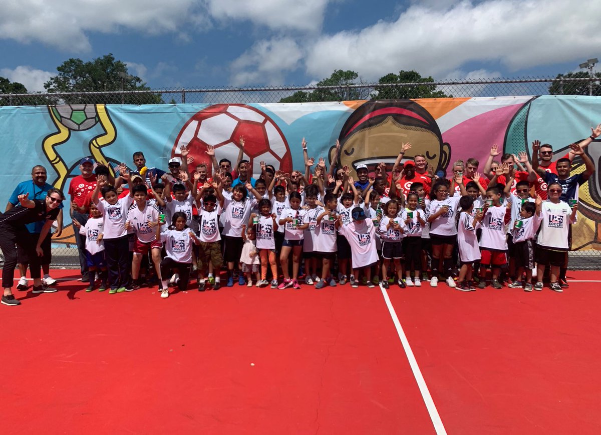 TargetNews's tweet photo. It was GAME ON ⚽️ in Dallas as TMs &amp; kids celebrated the opening of 5 of the new mini-pitches we’re building across the country in partnership w/ @ussoccerfndn. See how we’re helping kids participate in the foundation's #SoccerForSuccess curriculum: https://t.co/nWTmypRl70 https://t.co/qk8p9t7hbz