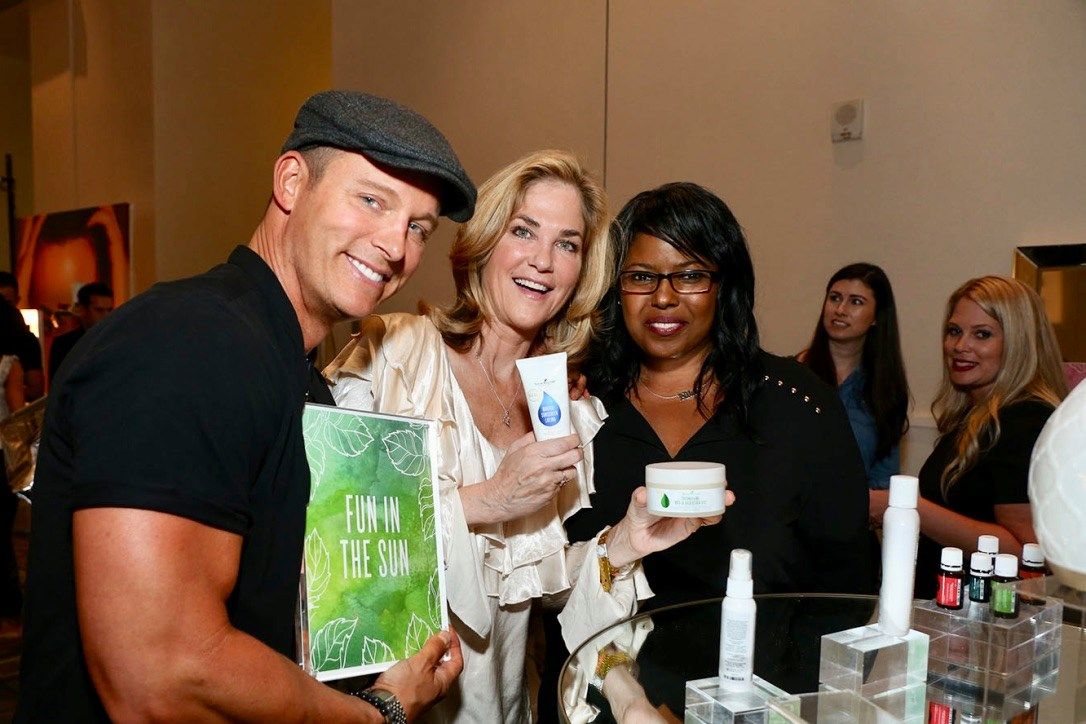 PANDLMEDIATV's tweet photo. Thanks to our friends at @youngliving for bringing their amazing brand to our Daytime Emmys Gift Lounge. A favorite among celebs, nominees loved your gorgeous essential oil gifts, body butter, diffuser &amp; more! @Seanjuan55 @ericmartsolf @KassieDePaiva @Therocknrobn https://t.co/syTvc0VGxJ