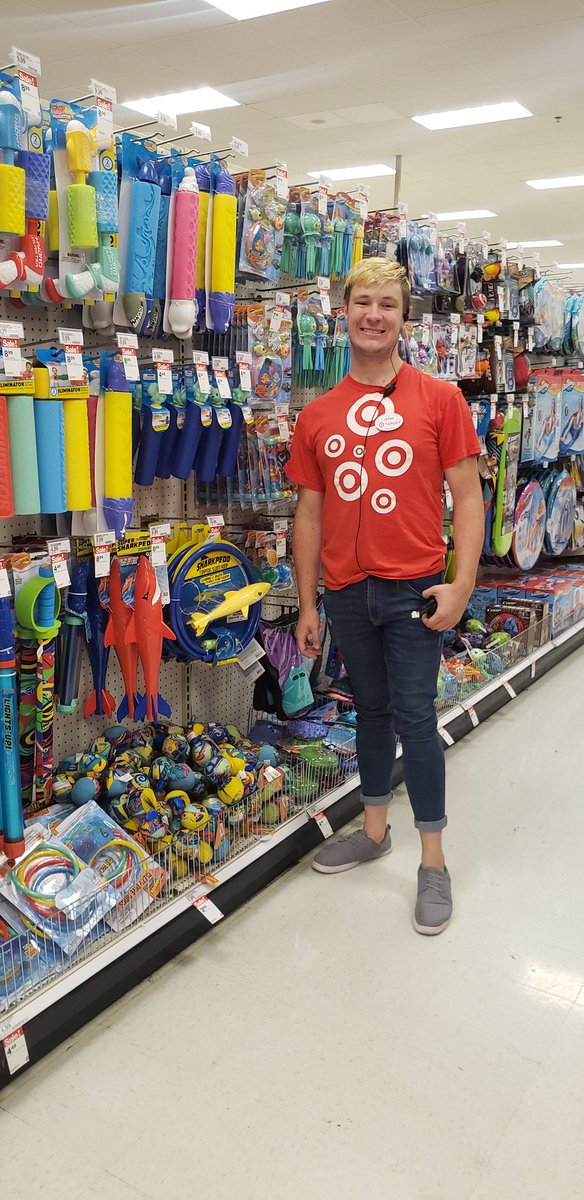 Our dedicated business owner James is rocking it today in sporting goods with exf's and perfect zones! #showitoff #sportinggoodslife <a href="/AlliDeyhleTGT/">Alli Deyhle</a> <a href="/sarah_hunsucker/">Sarah Hunsucker</a> @I_Tob26