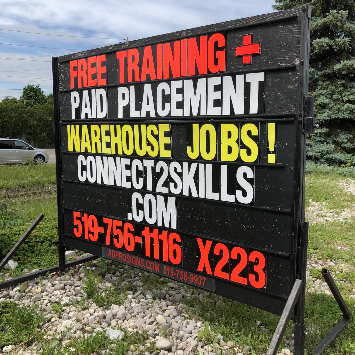 Prof_Marc's tweet image. Thanks @connect2SKILLSb for letting me volunteer today. Great program for those struggling for employment. Life and work skills training, job opportunities and 3 college credits! Wow. Needed program.