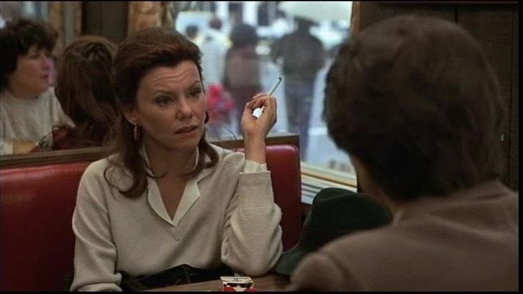 #ForYourConsideration
#MarshaMason
In 81, Marsha earned her 4th & most recent nom for #OnlyWhenILaugh where she played an alcoholic actress just out of rehab who still struggles with sobriety. 
Should she have won?
Are you #TeamMason?
#FilmTwitter