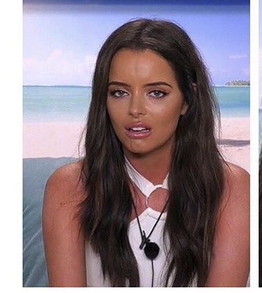 saskia_robin's tweet photo. Maura and Amy trying to understand each other’s views towards having sex in the villa #loveisland https://t.co/CmotYREmNZ