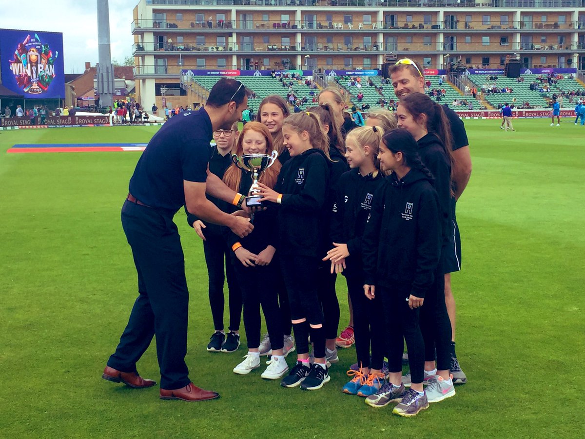 karakaland's tweet photo. Proud moment for all @castle_pe #ladytaveners U13 girls indoor cricket national champions 2019 🏏🏆thanks to @SomersetCCC Head Coach @JKerr548 for presenting the 🏆 huge congratulations to the girls and coaches 🙌🙌🙌 #CWC19Taunton https://t.co/Bxw5M3VV5C