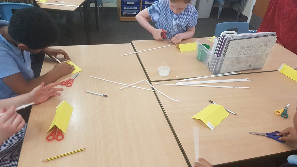 grainger_miss's tweet photo. Investigating the best way to lay straw on a Saxon thatched roof! https://t.co/kgwfox3Gav
