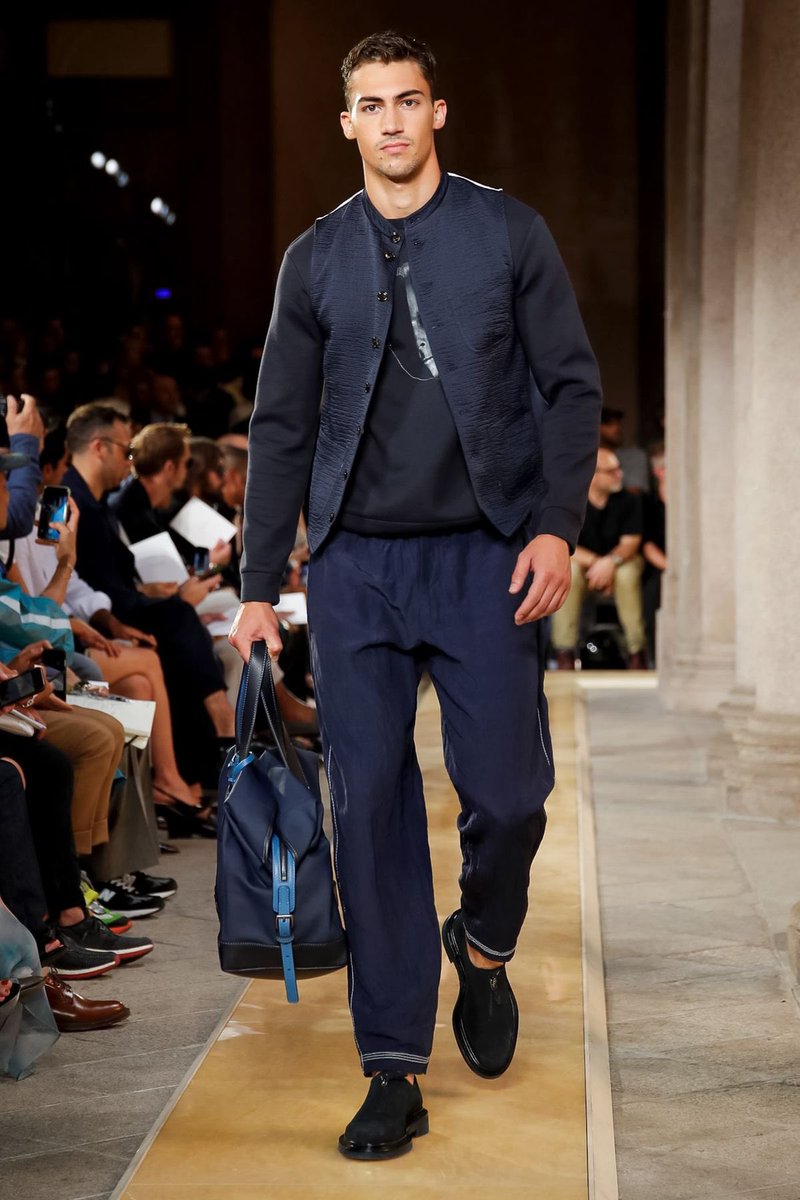 antoniogallo's tweet photo. Primavera Estate 2020
Giorgio Armani GiorgioArmani #antoniogallo #giorgioarmani #mfw #GiorgioArmani #armani #milano #milan #ss20 #fashion #gucci #makeup #milanofashionweek #fashionweek #italy #chanel #estelauder #perfume #parfum #modellife #anastasiabeverlyhills #dior #hudabeaut https://t.co/FLqMqySImn