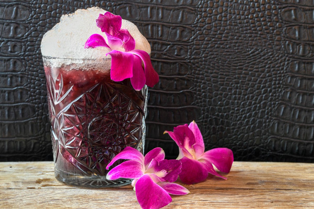backbarusa's tweet photo. This week, we are heading to DC to feature #MixologistoftheWeek Drew Hairston! As the Beverage Manager at #DirtyHabitDC, Drew is responsible for serving some of the most popular and unique cocktails. 🍹

Read More: https://t.co/dbJAUzxSE4 
#Kimpton #dirtyhabit https://t.co/0c4PANgCmV