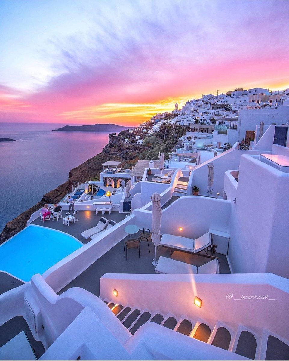 TravelVida's tweet photo. Santorini, Greece 🇬🇷
via: _letstravel_ https://t.co/L12OpFTtqF
