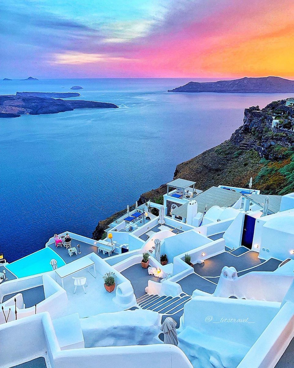 TravelVida's tweet photo. Santorini, Greece 🇬🇷
via: _letstravel_ https://t.co/L12OpFTtqF