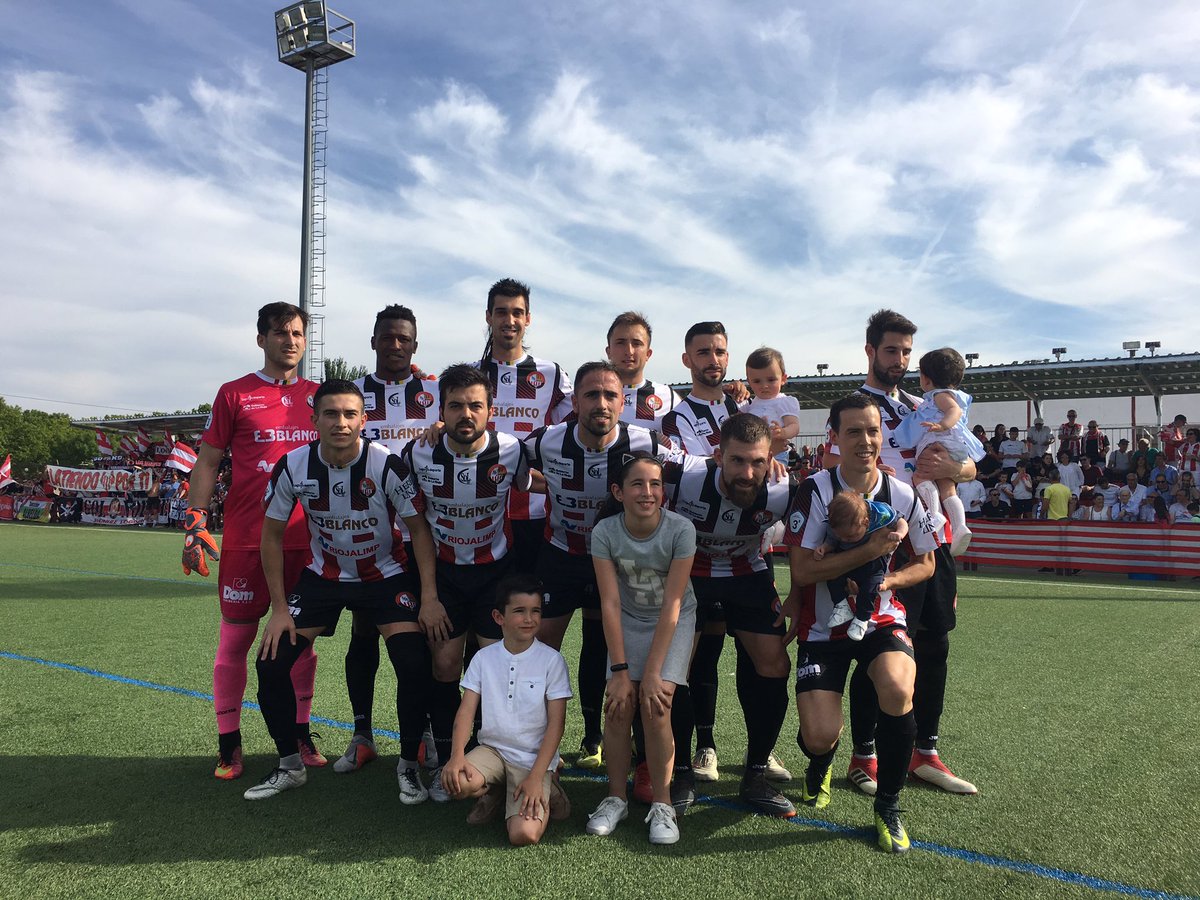 SDLogrones's tweet photo. 🇦🇹 Las mejores imágenes del encuentro de ayer. La temporada que viene más y mejor. 💪🏻📸

➡️ https://t.co/3frAEi5tOP

#SDLog #APorEl10 https://t.co/kdqPgYYHXB