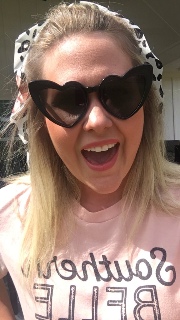 mrsjessicahayes's tweet photo. Sunglasses selfie! #SummerSelfieBingo #itsbright @McClureMarshals https://t.co/qEVECIleFf