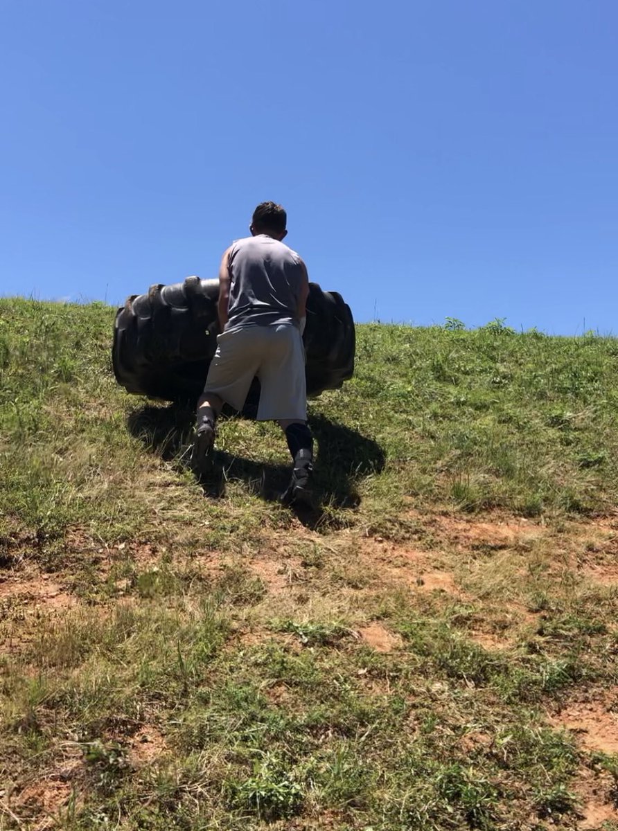 just_grinding's tweet photo. @AJSIR05 new routine 2X 10 hills & tire flip way 2 finish #stayReady #bravetraining #nextπ₯β @jeffsirianni https://t.co/4AVV7wEEJ7