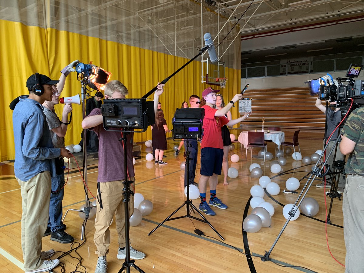 Compass_College's tweet image. Reliving high school prom on the set of “Your Best Self” this weekend. The Capstone shoots have officially started!

#CompassCapstone2019 #CompassCollege #FilmStudents #OwnTheScreen #ShortFilm