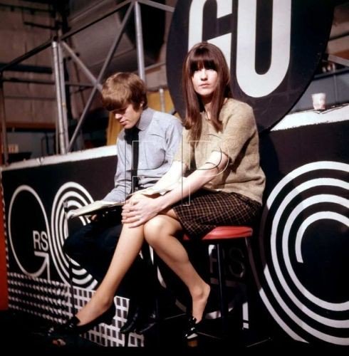 #PeterNoone of #HermansHermits with #CathyMcGowan appear on #ReadySteadyGo in November 1965
'Every time I see you lookin' my way
Baby, baby, can't you hear my heartbeat?'