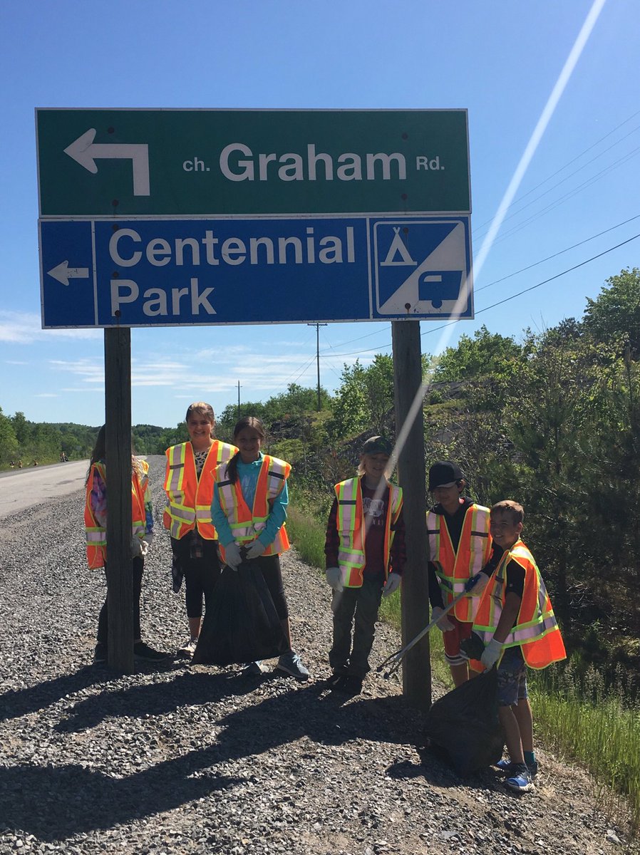 Neva_Murray78's tweet photo. Students in Grade 4-8 partnered together with the Whitefish Lions Club for our annual community cleanup. Great job Muskies! https://t.co/pGA0XsizOQ