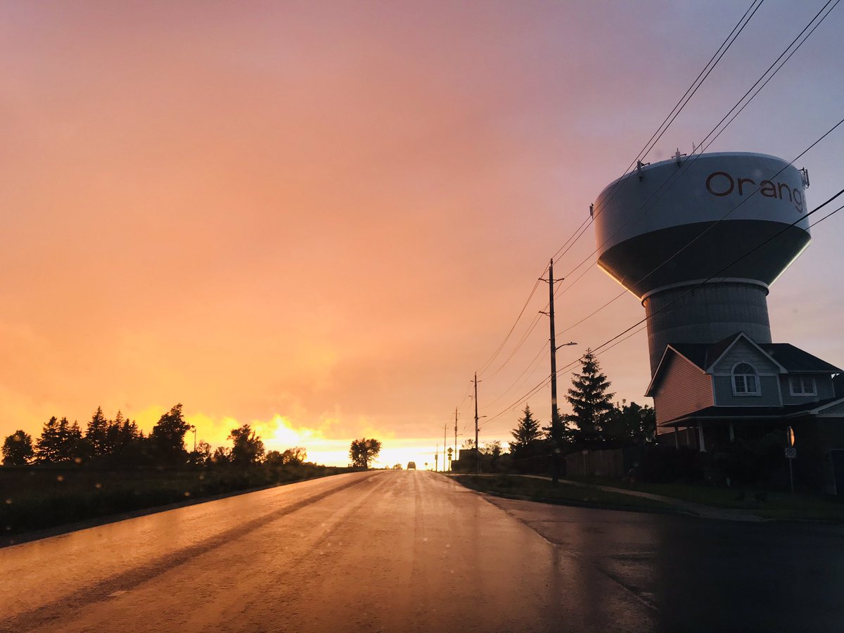 As much as we try, we can’t beat nature for its splendor.  Seen in Orangeville <a href="/orangeville/">Orangeville</a> <a href="/STACatRD/">@STACatRD</a>