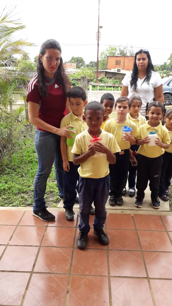 EeiZamora's tweet photo. PREESCOLAR @EeiZamora VDLP en la siembra trabajo PTMS en conuco y patio productivo https://t.co/xJzfYXsEos