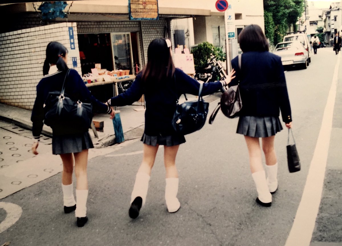 滝本淳助 בטוויטר もう女子高生 全員が履いてました ルーズソックス どこかの靴下屋の陰謀では と誰もが思っていました 1990年代 滝本淳助 בטוויטר もう女子高生 全員が履いてました ルーズソックス どこかの靴下屋の陰謀では と誰もが思っていました 1990年代