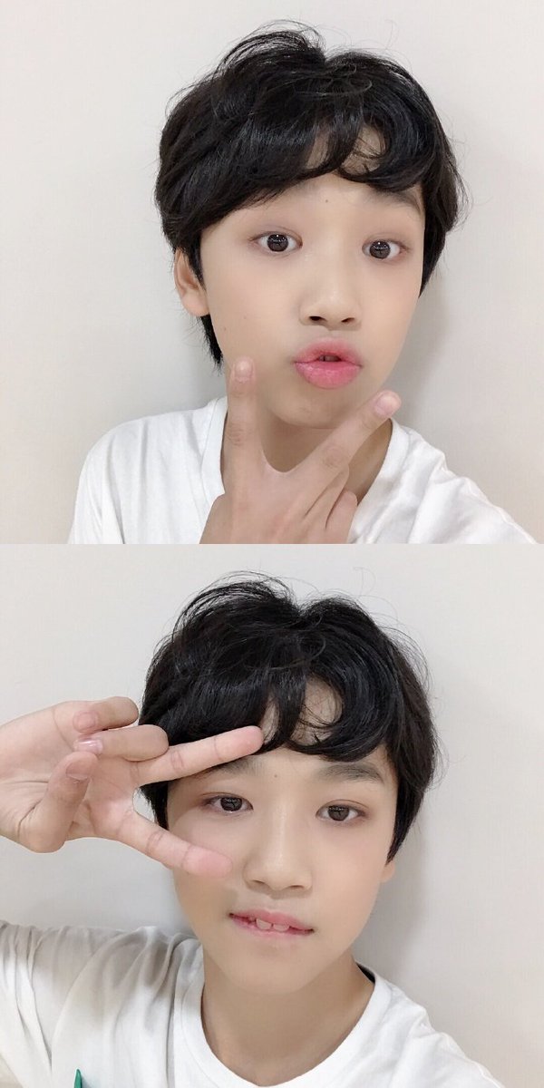 BoyStoryBook's tweet photo. [ official ] 190614 #BOYSTORY
- 
#Mingrui: Selfie practice~ Are those OK?
- https://t.co/jGCGlXUxBE