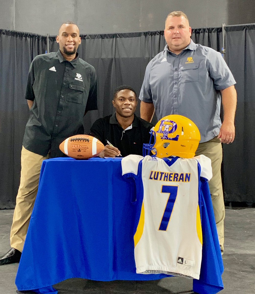 Surrounded by his family, teammates and coaches, Isaiah Sampson signing to continue his athletic career at Henderson State. Congratulations Isaiah!! <a href="/ReddieAthletics/">Reddie Athletics</a> #lionspride