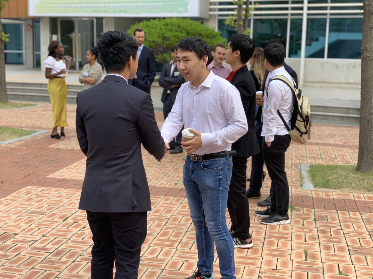 james_gohjh's tweet photo. @cpstudent Lovely being able to work with an amazing group of students from @UniversityLeeds and KAIST to help them explore #leadership #teamwork and #understandingdiversity https://t.co/f9YES13AlR