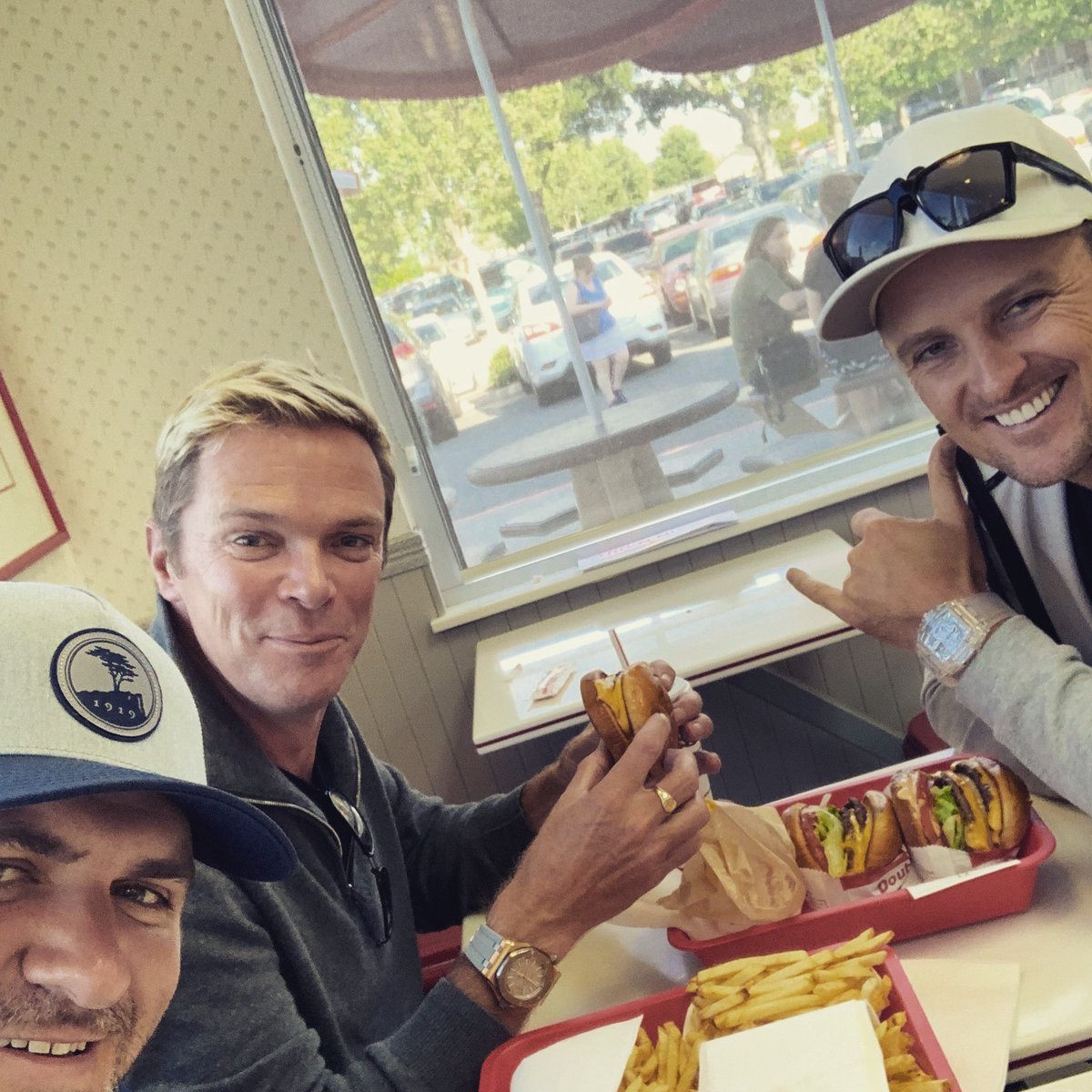 JustinRose99's tweet photo. Can’t believe it... Lordy’s first IN-N-OUT burger!! 🍔🍟🥤 https://t.co/ZoKOV0HXda
