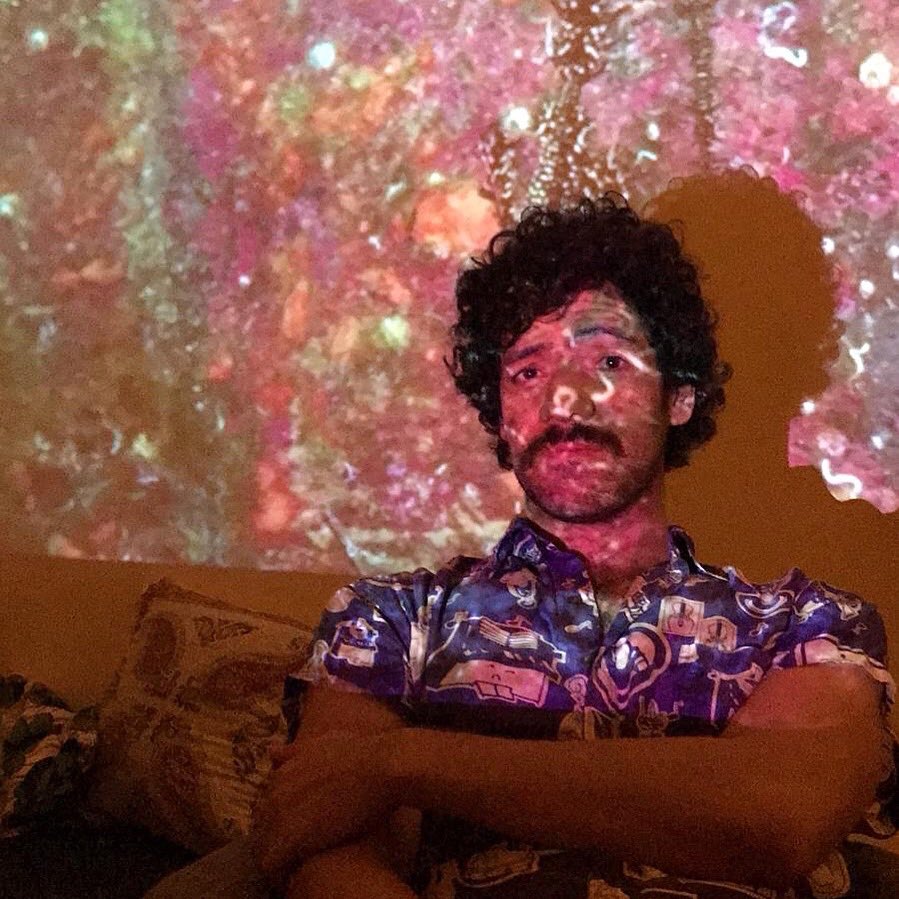 Este sábado ya es la presentación de nuestro disco en <a href="/Elbajocircuito/">Bajo Circuito</a> y así estoy yo porque no compran sus boletos. 🤨 Ahórrense $50, ahórrenme los nervios y cómprenlos a precio de preventa! 👉🏼 bit.ly/2MSaXW9 🎟