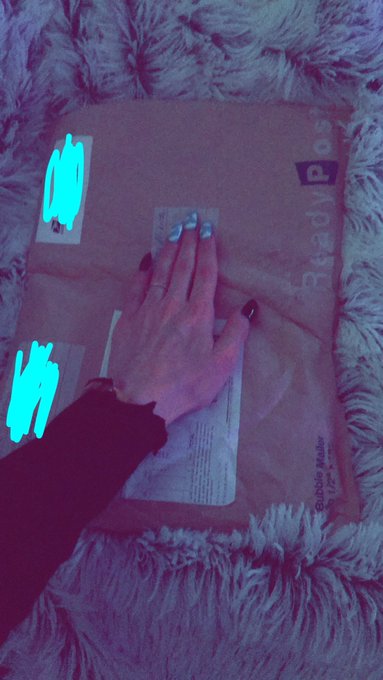 Yay! Thanks @FANCentroTribe 💜💛 Now to win a hoodie and I&rsquo;ll be set 😍 https://t.co/K2U4tvYGaz<a class="tags" target="_blank" title="On Twitter" href="/?out=eyJ0eXAiOiJKV1QiLCJhbGciOiJIUzUxMiJ9.eyJpYXQiOjE3MjY1MzIxNDUsImlzcyI6InR3cG9ybnN0YXJzLmNvbSIsIm5iZiI6MTcyNjUzMjE0NSwiZXhwIjoxNzU4MDY4MTQ1LCJyZWRpcmVjdF91cmwiOiJodHRwczovL3R3aXR0ZXIuY29tL0ZBTkNlbnRyb1RyaWJlIn0.wZW-x_d-MIpQIX1waN_b5lOSOu8EPQzU_PhQZXiCX6Ywi749eRbrUIjt4I8DXTyIRTd6p7rdRSQNeDtpmhFrqw">@FANCentroTribe</a><a href="/tag/cannabisculture"class="tags"><span>#cannabisculture</span></a><a href="/tag/stonerfam"class="tags"><span>#stonerfam</span></a><a href="/tag/cannabiscommunity"class="tags"><span>#cannabiscommunity</span></a>
