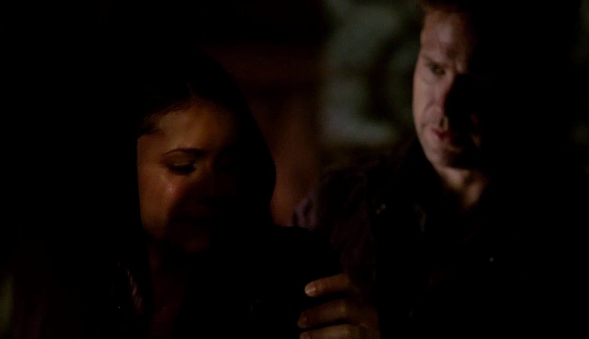 ClacesShadow's tweet photo. She legit thought for a second it was Damon touching her. I am so glad Alaric is back though. https://t.co/3aaEunAt52