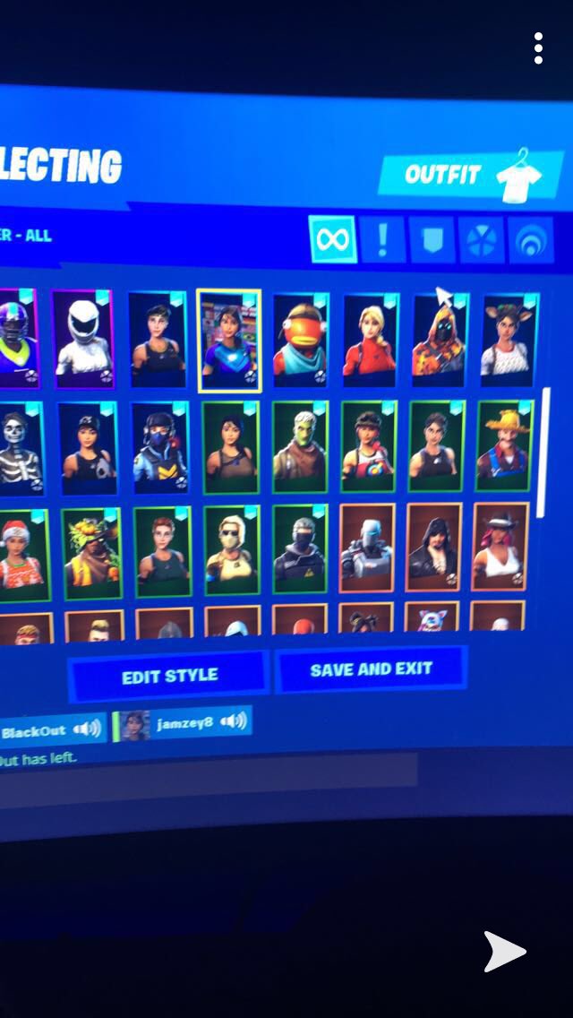 KingaroonY's tweet photo. Iconic skin, Galaxy skin and royal bomber trade still up for grabs.I will trade for purple skull trooper,Renegade raider, ghoul trooper or just a stacked OG account.
•Not going first 
•No scammers 
•Lobby proof https://t.co/0Zi6fcldI2