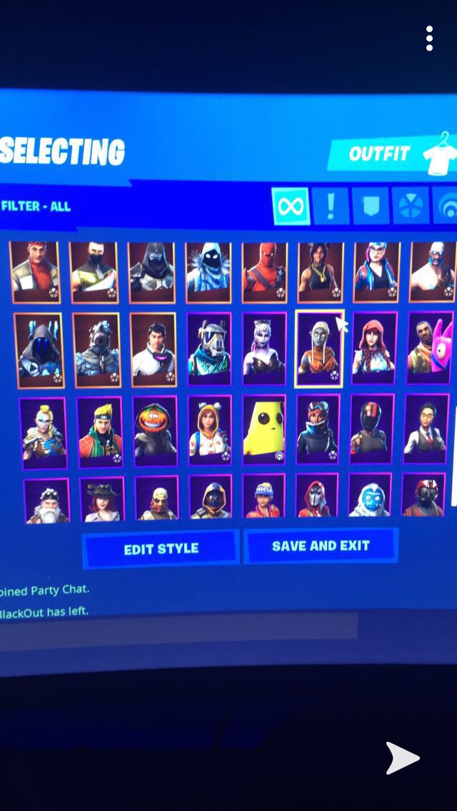 KingaroonY's tweet photo. Iconic skin, Galaxy skin and royal bomber trade still up for grabs.I will trade for purple skull trooper,Renegade raider, ghoul trooper or just a stacked OG account.
•Not going first 
•No scammers 
•Lobby proof https://t.co/0Zi6fcldI2