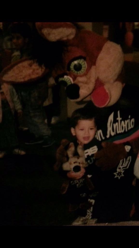 JoshTooJolly's tweet image. Happy National Mascot Day to my lifelong friend and the best in the business, the coooyyyyooottteeeee!!! *Stan Kelly voice* @SpursCoyote #GoSpursGo