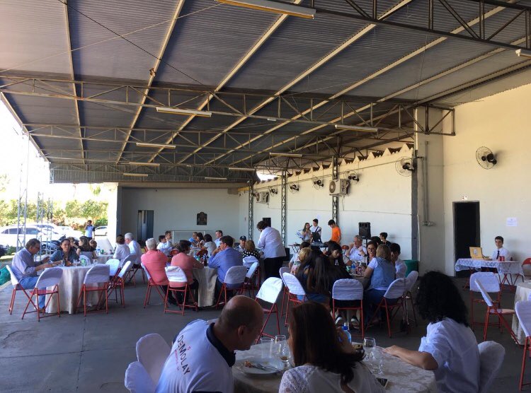 cap526's tweet photo. Nesse domingo (16/06) foi realizada a Cerimônia de Apresentação e de Boas Vindas dos 3 novos iniciáticos do Capítulo DeMolay Guardiões das Virtudes; Jairo Lemos, Mathias Correa e João Pedro Bertelli. Após a cerimônia, houve um Almoço. Nossos agradecimentos a eles e seus pais!!! https://t.co/pmMPM3mD25