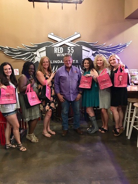 cannerylindale's tweet photo. Blogger event at the Pink Pistol today!
Make sure to grab your tickets for the Wine Festival this weekend! #TheCanneryLindale #PinkPistol #Red55 #VisitLindale https://t.co/XroHwQnfX2